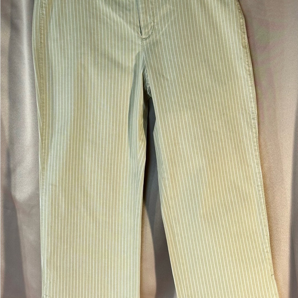 GAP (CURVY-Stretch/Crop)Striped Cream Capri Pants Size 8